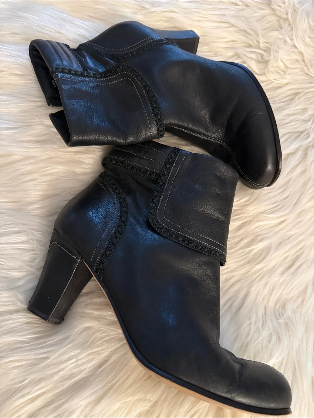 Antia Womens Black Genuine Leather Heeled Ankle Boots